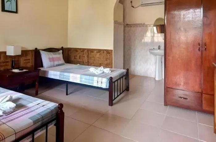 Cou Cou Bar & Restaurant Resort Santa Fe (Cebu)